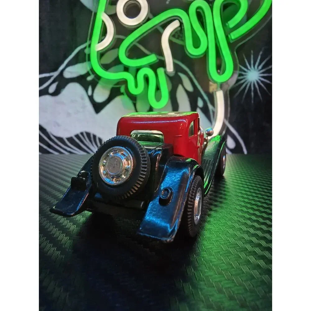 YatMing 1930 Bugatti T50 Coupe # 8505